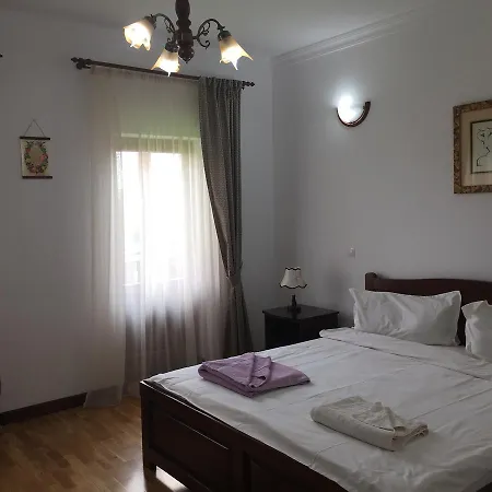 Pensiunea Zana Muntilor Agroturismo *
